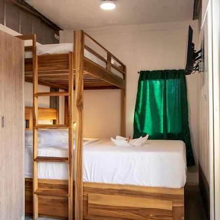 Emi'S Place Container Living Увіта Екстер'єр фото