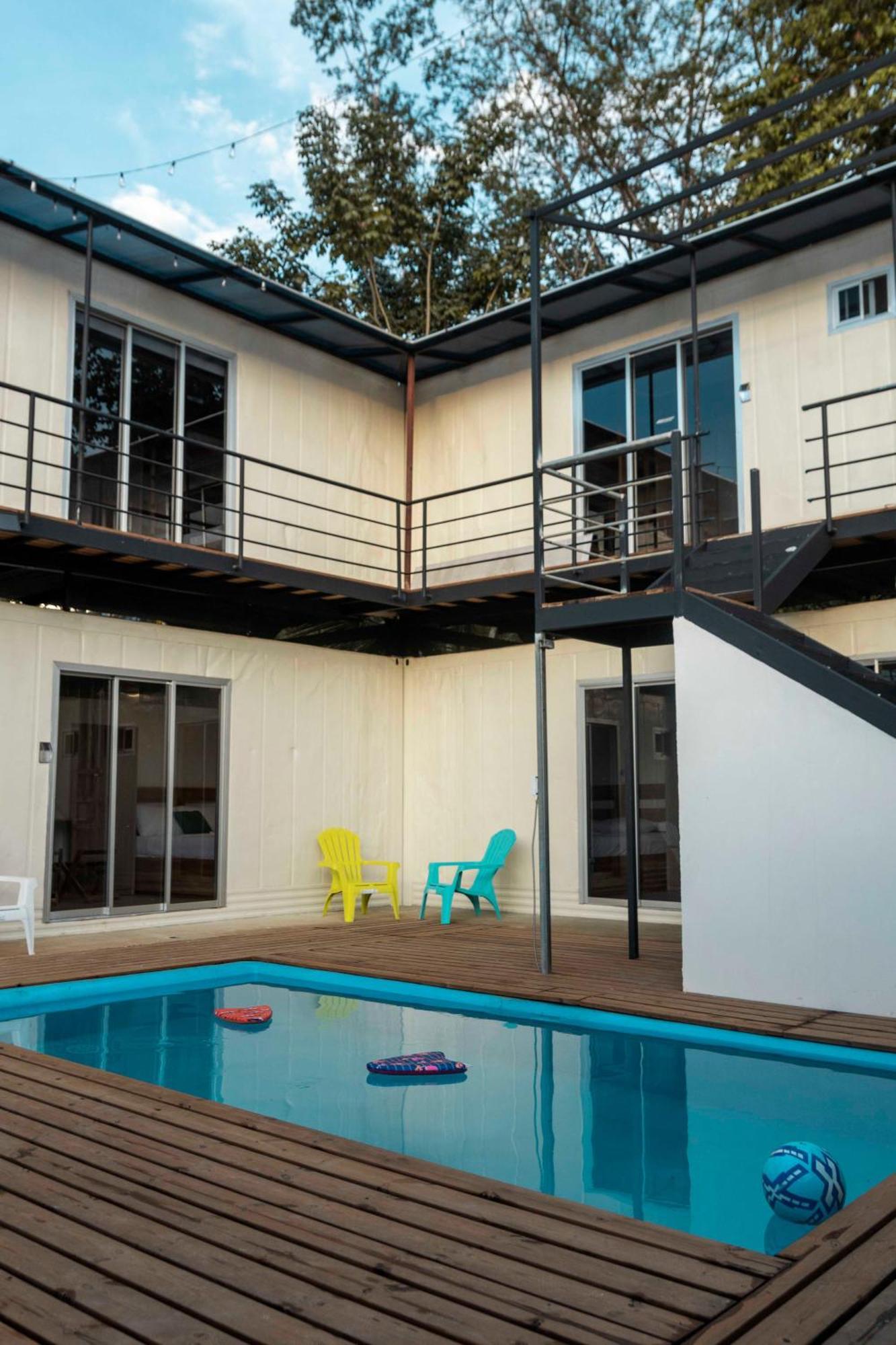 Emi'S Place Container Living Увіта Екстер'єр фото